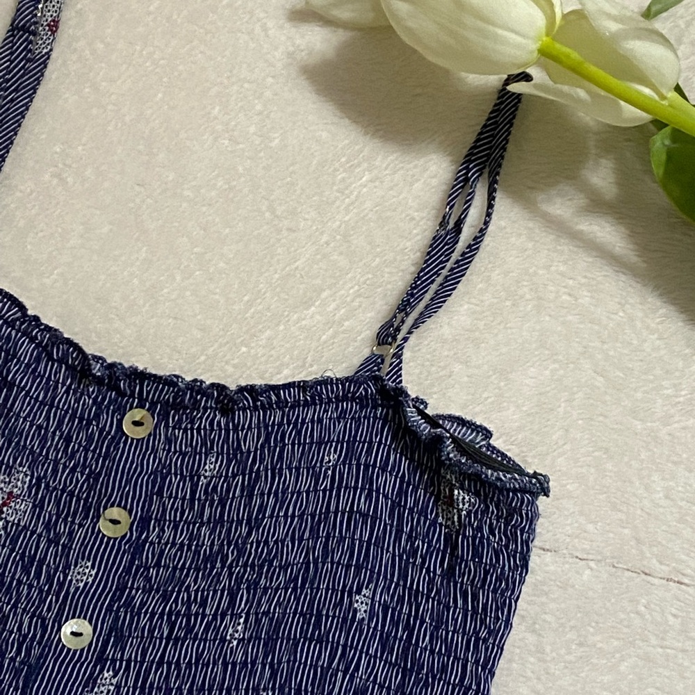 Nice blue blouse. Perfect for summer!